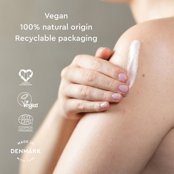 Urtekram Wild Lemongrass Body Lotion 245 ml vegansk fuktighetsgivende hvit krem med 100% naturlig opprinnelse på hud