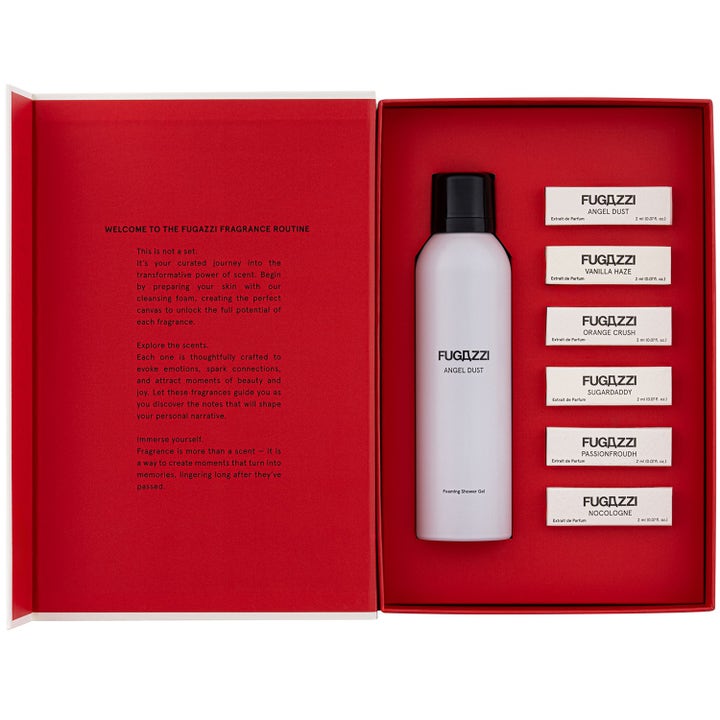Fugazzi Fugazze Bestseller Set 262 ml gavesett med hvit Angel Dust body foam og seks duftprøver i en rød eske