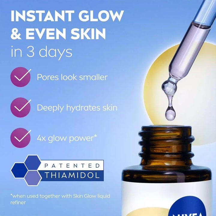 NIVEA Luminous630 Skin Glow 30 ml serum med Thiamidol gir glød og vises med pipette over en brun glassflaske
