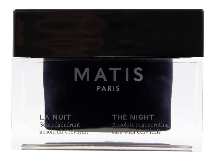 Matis The Night Absolute regenerating care nattkrem med kaviar i en firkantet glasskrukke med sort innerbeholder og lokk
