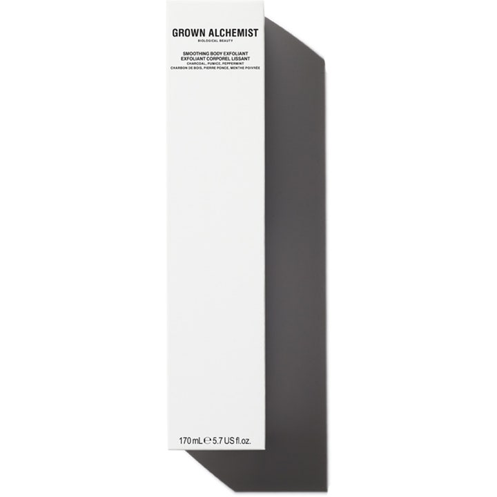 Grown Alchemist Smoothing Body Exfoliant 170 ml i hvit eske gir glattere hud med kull og pimpstein