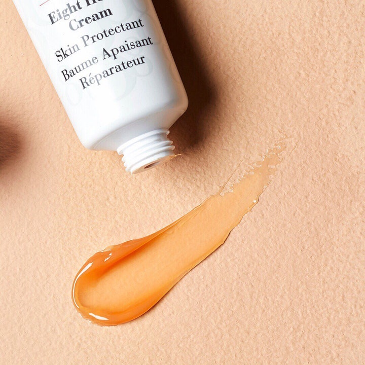 Elizabeth Arden Eight Hour Cream 50 ml beskyttende ansiktskrem med en fyldig, ravfarget og geleaktig tekstur.