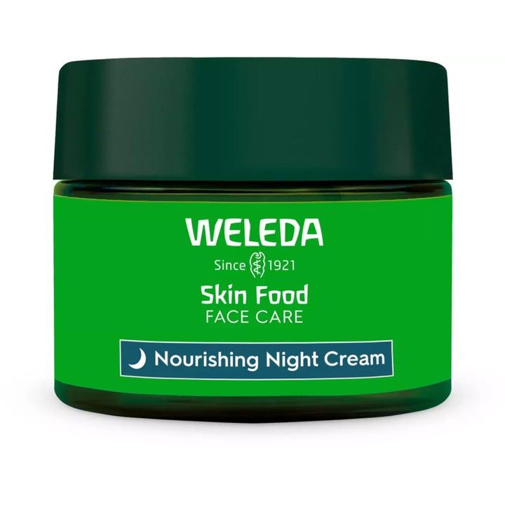 Weleda Skin Food Nourishing Night Cream 40ml pleiende nattkrem i grønn glasskrukke med mørkegrønt lokk.