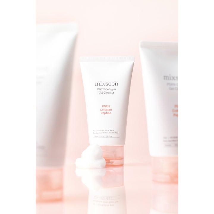 Mixsoon PDRN Collagen Gel Cleanser 100 ml styrkende ansiktsrengjøring i hvit tube med ferskenfarget kork og hvitt skum