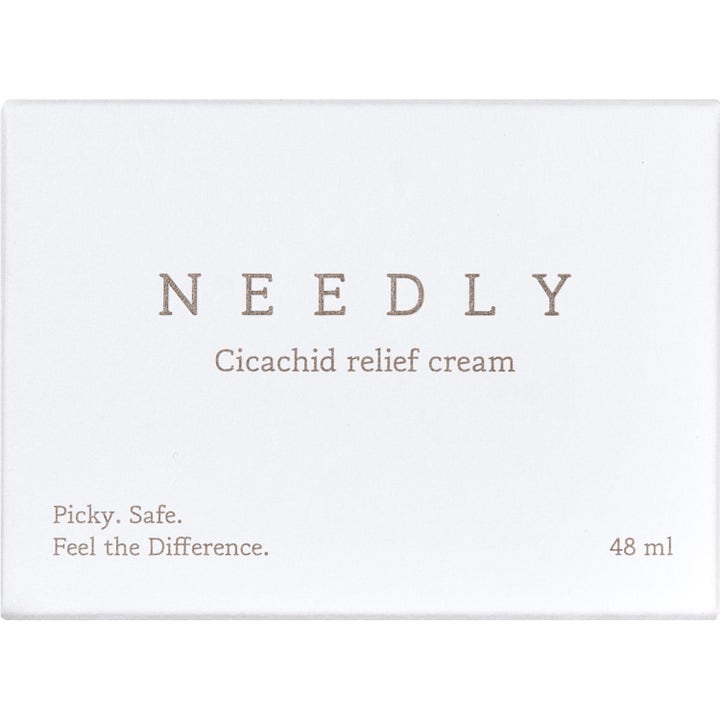 NEEDLY Cicachid Relief Cream 48 ml beroligende dagkrem i hvit eske med teksten Picky Safe Feel the Difference