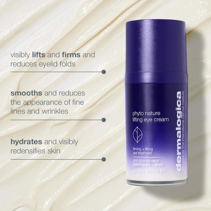 Dermalogica Phyto Nature Lifting Eye Cream 15 ml oppstrammende øyekrem i lilla flaske mot kremet tekstur.