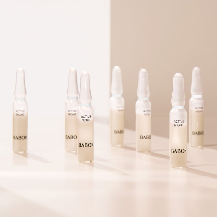 Babor Active Night Ampoule Serum Concentrate 14 ml regenererende serum syv glassampuller med melkehvitt innhold