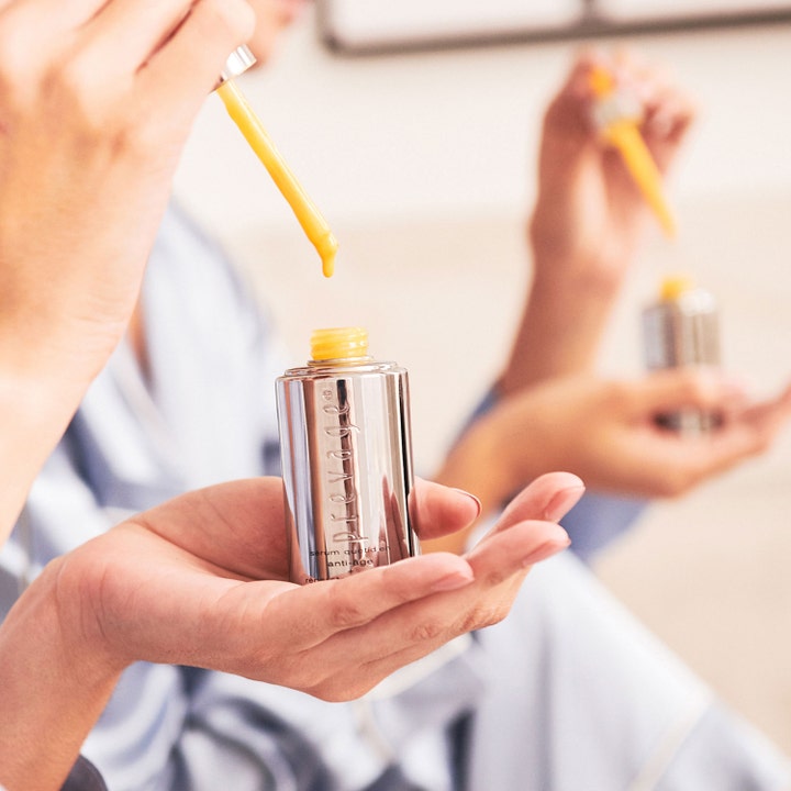 Elizabeth Arden Prevage Anti-Aging Intensive Repair Daily Serum 30 ml reparerende serum med gul tekstur og pipette.