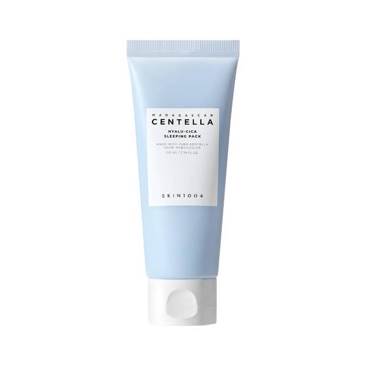 SKIN1004 Madagascar Centella Hyalu-Cica Sleeping Pack 100 ml fuktighetsgivende nattmaske i lyseblå tube med hvit kork