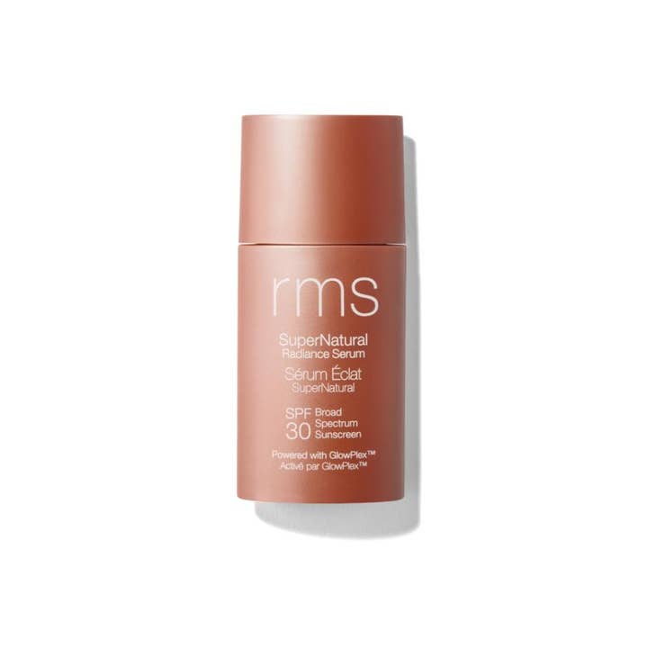 RMS SuperNatural Radiance Serum SPF 30 gir glød og solbeskyttelse i en matt terracottafarget flaske