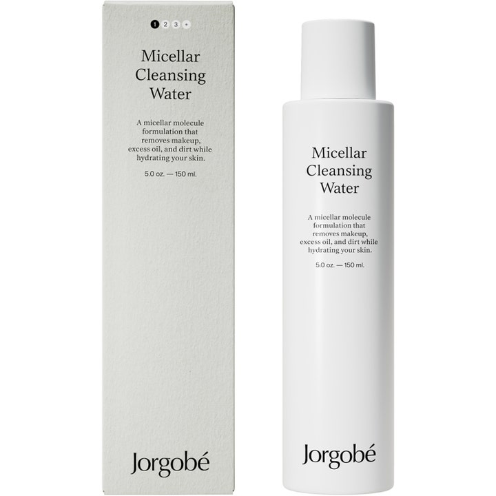 Jorgobé Micellar Cleansing Water 150 ml micellærvann fjerner urenheter i stilren hvit flaske og ytteremballasje.