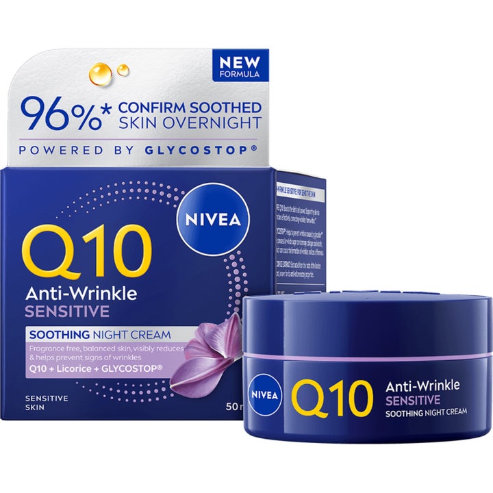 Nivea Q10 Anti-Wrinkle Sensitive 50 ml beroligende nattkrem i mørkeblå krukke for sensitiv hud.