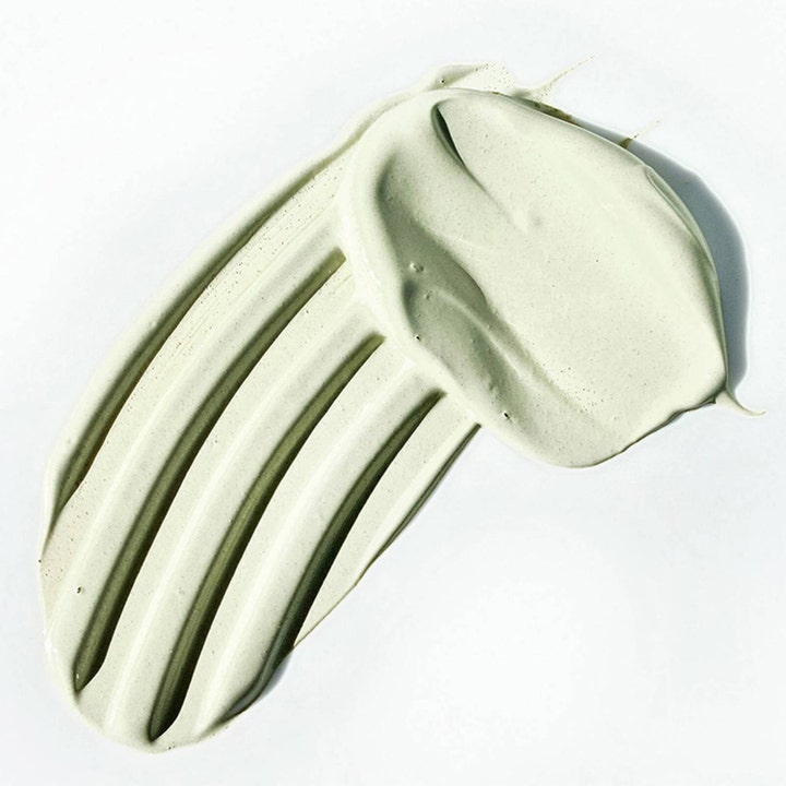 Dr.Jart+ Cicapair Tiger Grass Color Correcting Treatment 30 ml fargekorrigerende dagkrem med kremet lysegrønn tekstur.