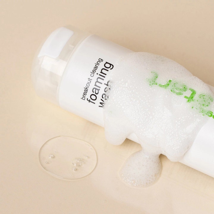 Dermalogica Clear Start Breakout Clearing Foaming Wash 177 ml ansiktsrens mot urenheter med hvitt skum og klar gel