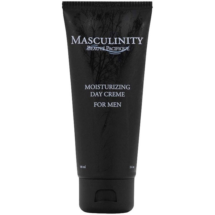Beauté Pacifique Masculinity Moisturizing Day Creme 100 ml gir fuktighet i en stilren svart tube for menn.