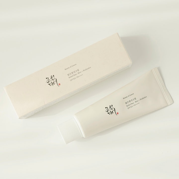 Beauty of Joseon Relief Sun Duo 2 x 50 ml beroligende solkrem i beige tube og eske med SPF50+ tekst