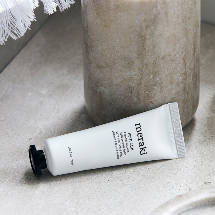 Meraki Multi balm 30 ml fuktighetsgivende ansiktskrem i hvit tube som pleier huden med sheasmør