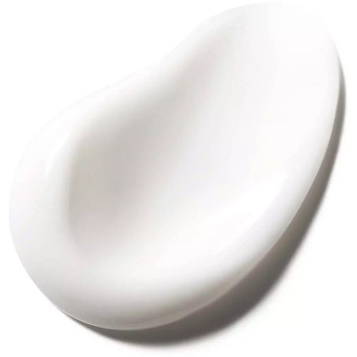 Clinique Moisture Surge Intense 72H Replenish Hydrator 75 ml ansiktskrem gir fuktighet med hvit, kremet tekstur.