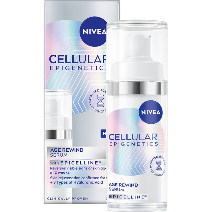 Nivea Cellular Epigenetic Age Rewind Serum 30ml foryngende serum i hvit pumpeflaske med sølvring foran emballasjen