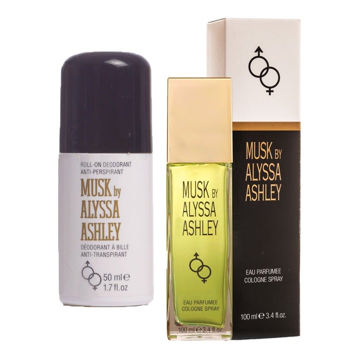 Alyssa Ashley Musk 50 ml roll-on og 100 ml cologne spray gir en klassisk duft i hvit og gullfarget forpakning