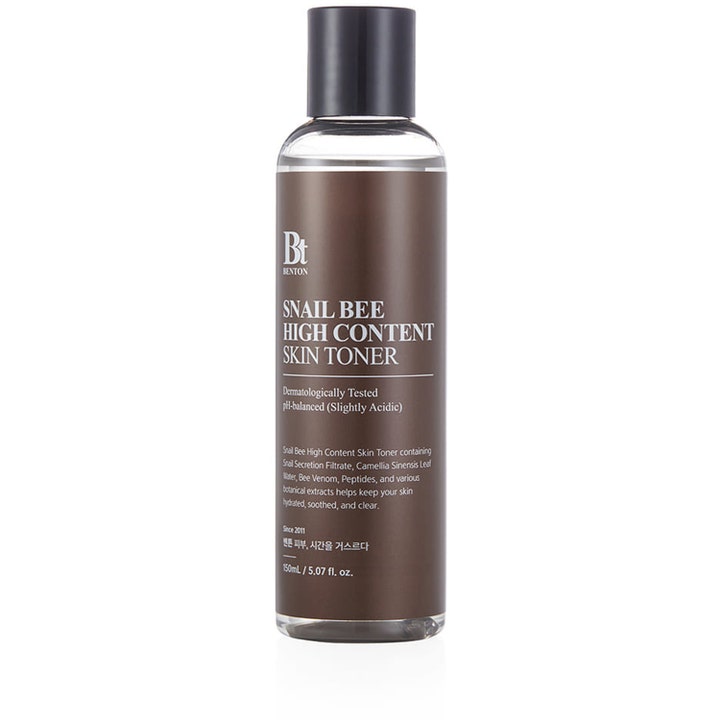Benton Snail Bee High Content Skin Toner 150ml beroligende ansiktsvann med snegleslim i klar flaske med brun etikett