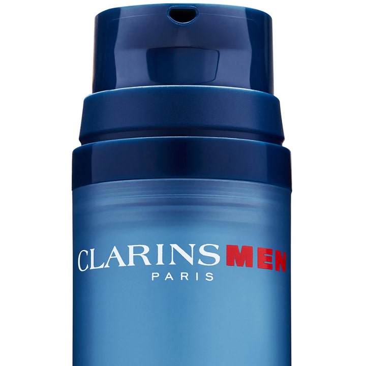 Clarins Men Super Moisture Balm 50 ml fuktighetsgivende ansiktskrem i blå pumpeflaske med hvit og rød logo