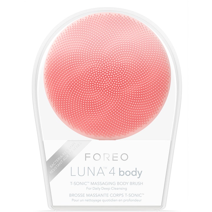 FOREO LUNA 4 body Peach Perfect 1 stk eksfolierende kroppsbørste i ferskenfarget silikon i hvit eske