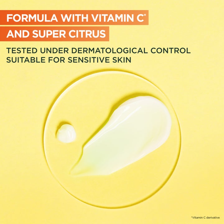 Garnier Skin Active Vitamin C 50 ml dagkrem med lett hvit tekstur og tekst om vitamin C og sitrus