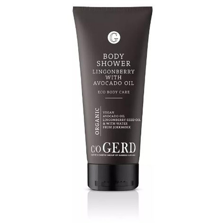 c/o Gerd Body Shower Lingonberry pleiende dusjsåpe i en mørkebrun matt tube med hvit tekst og sort lokk