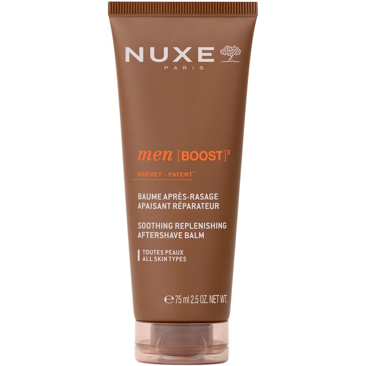 Nuxe Men Boost Soothing Aftershave Balm 75 ml beroligende ansiktskrem i en brun tube med hvit skrift.