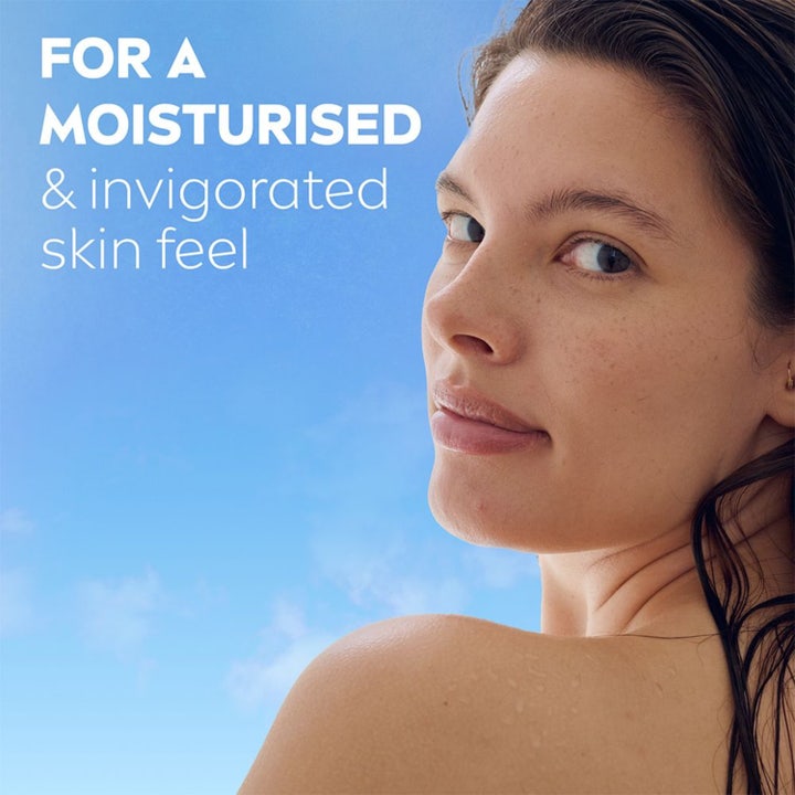 NIVEA Love Sunshine Shower Gel 250 ml dusjsåpe som beskytter mot uttørking med vitamin C, E og pleiende oljer.