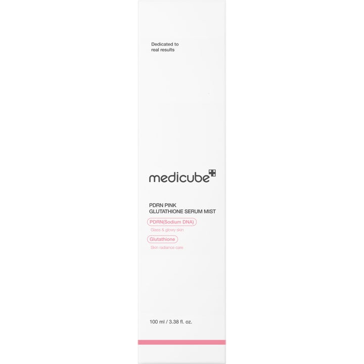 Medicube PDRN Pink Glutathione Serum Mist 100 ml glødgivende ansiktsspray i hvit eske med rosa detaljer