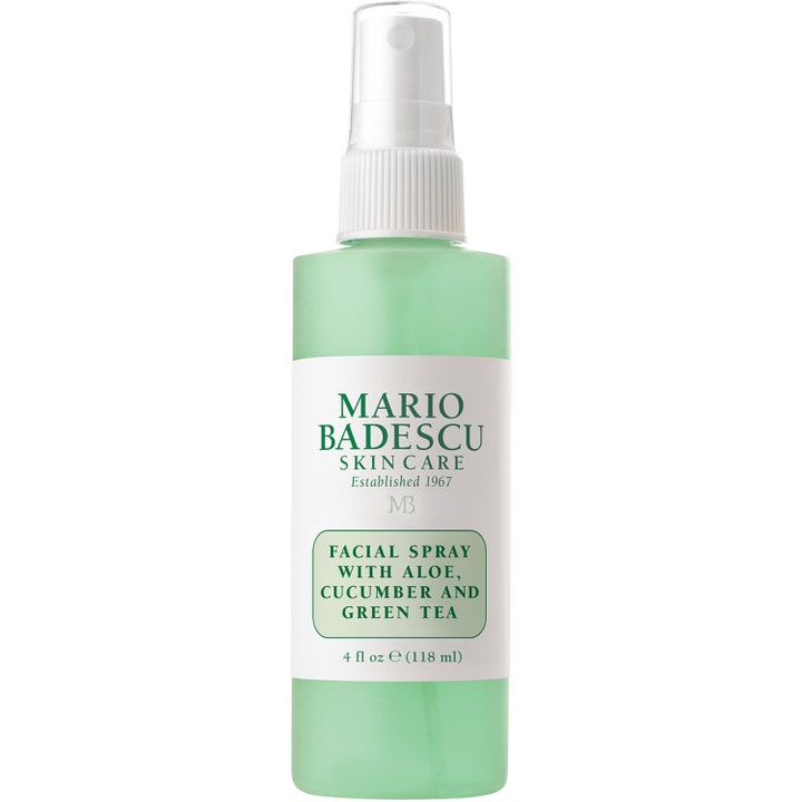 Mario Badescu Facial Spray 118 ml oppfriskende ansiktsspray med grønn væske i klar flaske og hvit spraypumpe