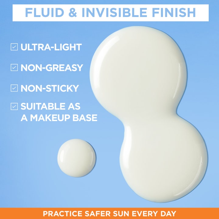 Garnier Ambre Solaire Face Super UV Fluid 40 ml solkrem har en hvit flytende tekstur som skaper en usynlig finish.