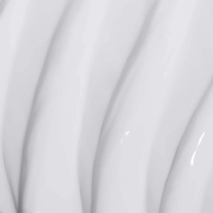 Dermalogica AGE smart Super Rich Repair 50 ml nærende ansiktskrem har en hvit fyldig og kremet tekstur