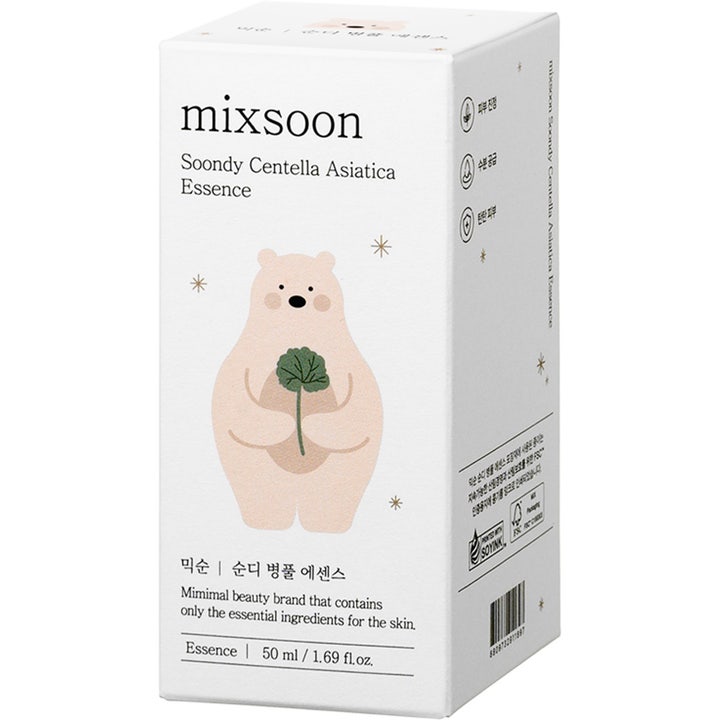 Mixsoon Soondy Centella Asiatica Essence 100 ml beroligende essence i hvit eske med illustrasjon av en isbjørn