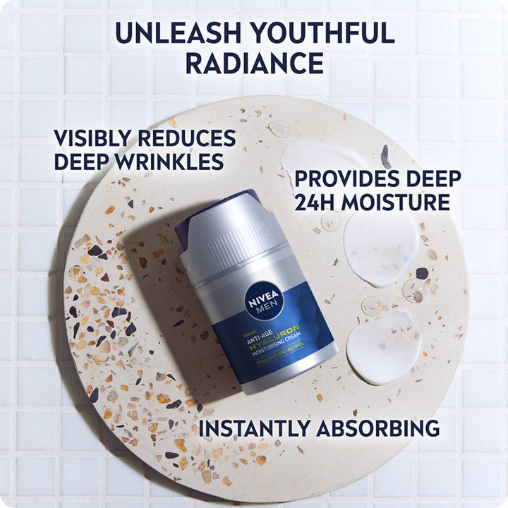 NIVEA MEN Anti Age Hyaluron Face Cream 50 ml ansiktskrem i sølvflaske med hvit kremtekstur som reduserer rynker.