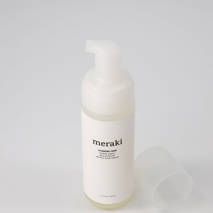 Meraki Cleansing Foam 150 ml pleiende ansiktsrens i hvit pumpeflaske med løs gjennomsiktig kork