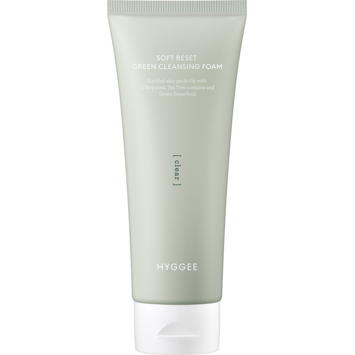 HYGGEE Soft Reset Green Cleansing Foam ansiktsrens i matt salviegrønn tube med hvit kork som renser huden med tetre.