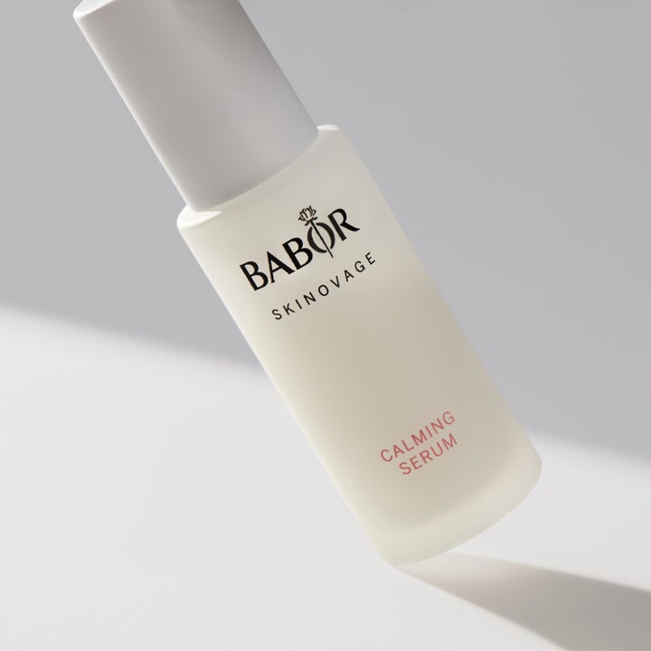 Babor Calming Serum 30 ml beroligende ansiktsserum i en matt glassflaske som demper rødhet og pleier huden.