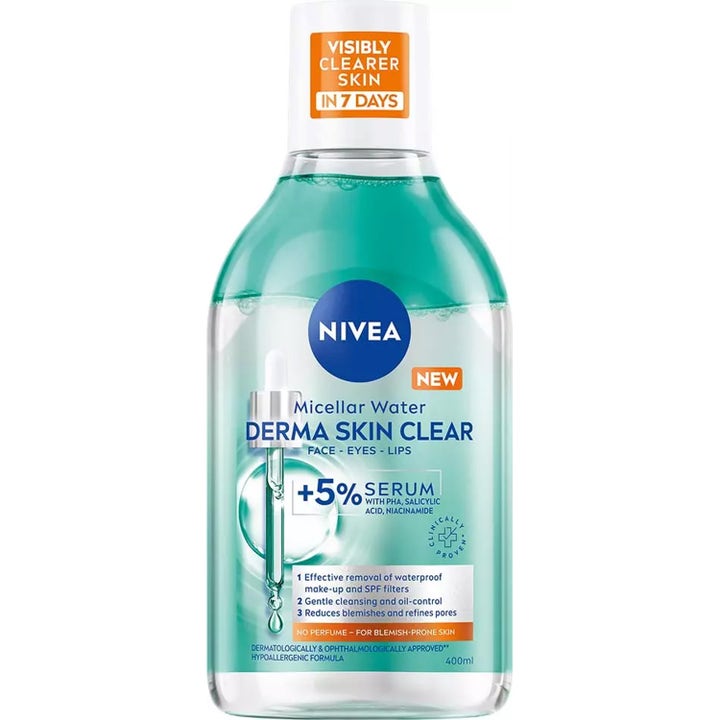 Nivea Derma Skin Clear Micellar Water 400 ml gir renere hud i klar plastflaske med hvit kork og turkise detaljer