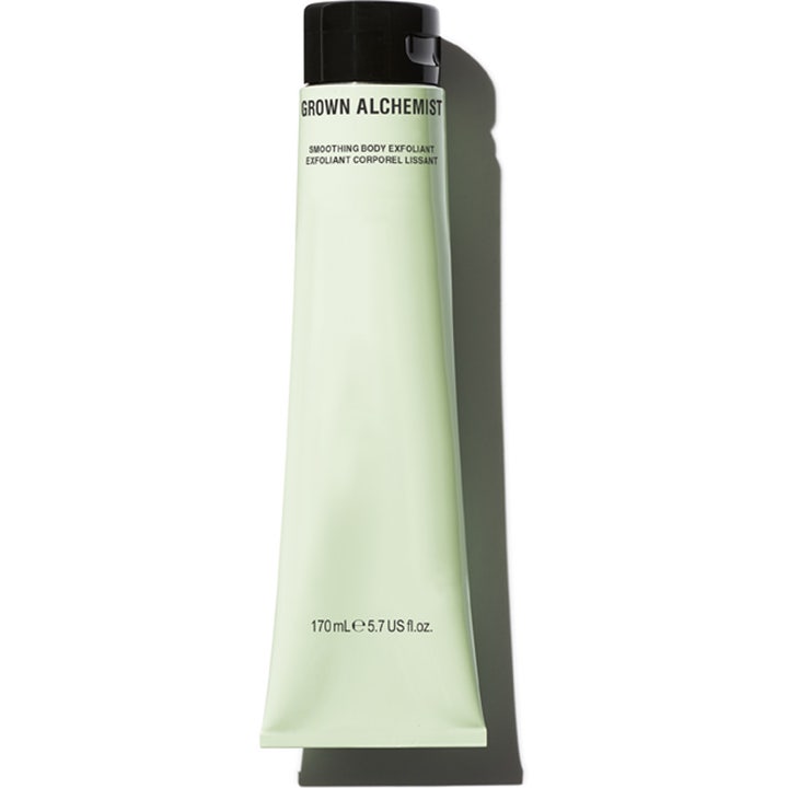 Grown Alchemist Smoothing Body Exfoliant 170 ml utglattende kroppsskrubb i en lys grønn tube med sort lokk.