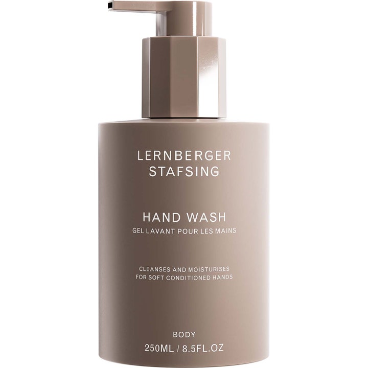 Lernberger Stafsing Hand Wash 250ml fuktighetsgivende håndsåpe i beige flaske med pumpe som gir myke hender