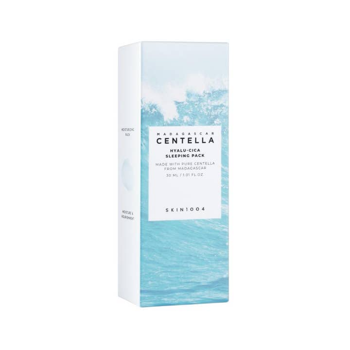 SKIN1004 Madagascar Centella Hyalu-Cica Sleeping Pack 30 ml fuktighetsgivende nattmask i eske med blått bølgemotiv