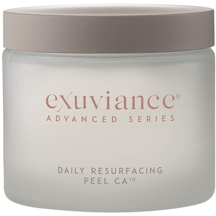Exuviance Daily Resurfacing Peel CA10 eksfolierende ansiktspeeling i frostet glasskrukke med beige lokk