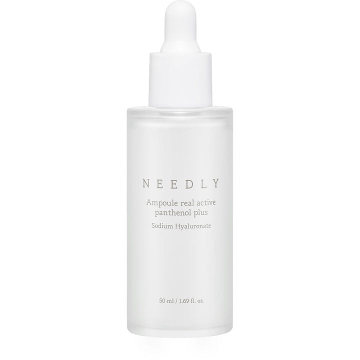 Needly Ampoule real active panthenol plus 50 ml beroligende ansiktsserum i frostet glassflaske med hvit pipette