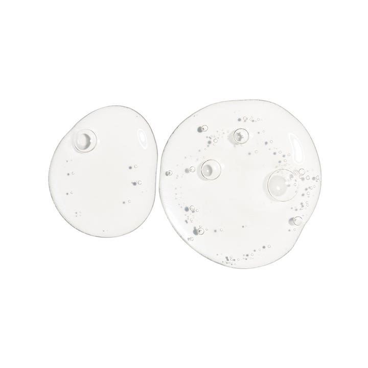 The Ordinary Ascorbyl Glucoside Solution 12% 30 ml glødgivende serum viser to dråper med klar tekstur