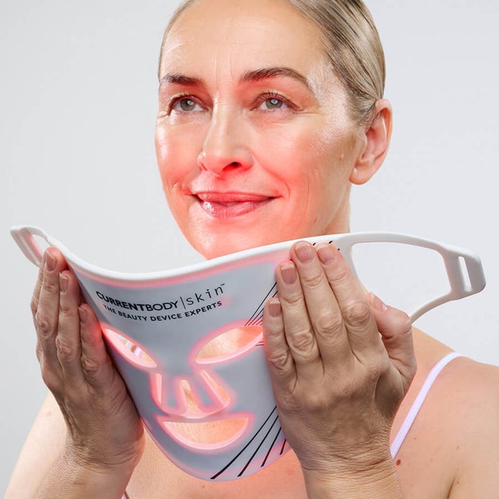 Currentbody Skin LED Light Therapy Face Mask Series 1 fornyet glød med hvit fleksibel maske med rødt lys