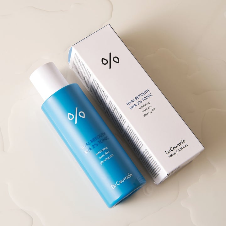 Dr. Ceuracle Hyal Reyouth BHA 2% Tonic 100 ml eksfolierende ansiktsvann i blå flaske med hvit ytteremballasje