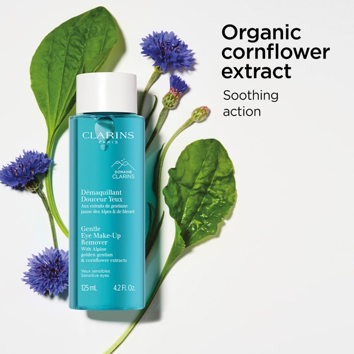 Clarins Gentle Eye Make-Up Remover 125 ml i blå flaske med beroligende kornblomst og grønne blader